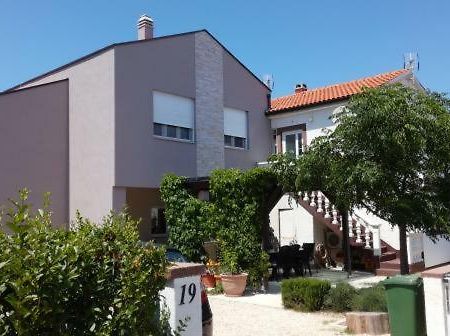 Apartman Raus Sabunike Привлака Екстериор снимка
