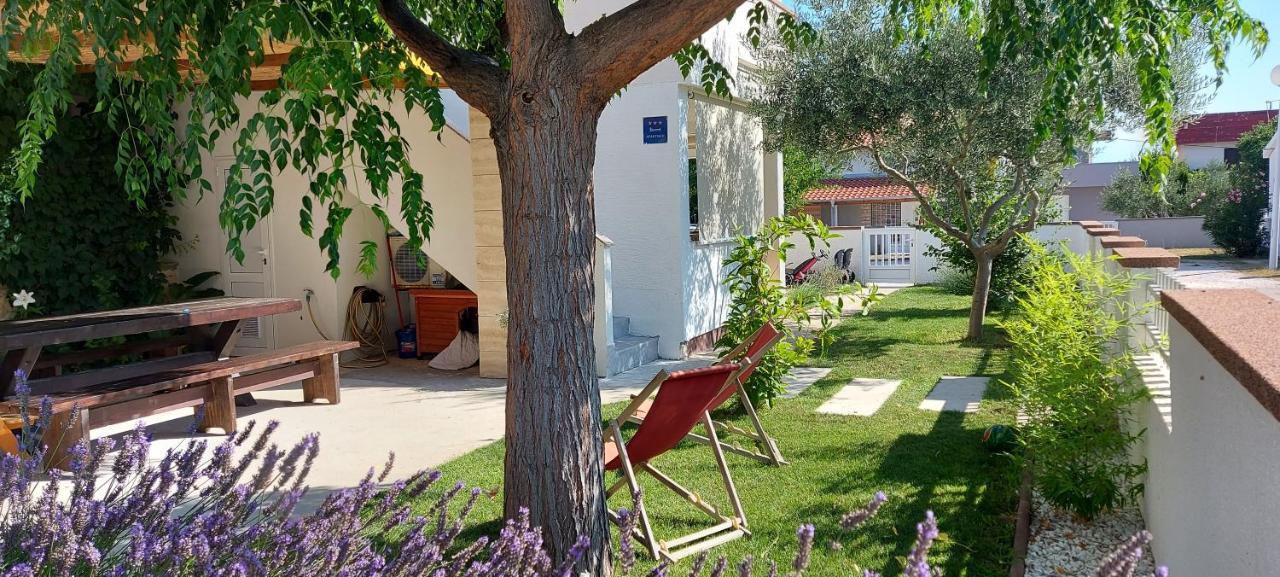 Apartman Raus Sabunike Привлака Екстериор снимка
