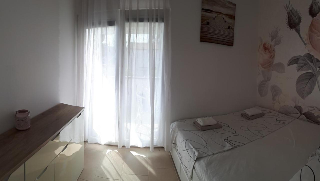 Apartman Raus Sabunike Привлака Екстериор снимка